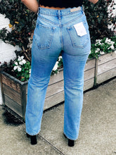 Load image into Gallery viewer, Trend Setter Dad Jeans
